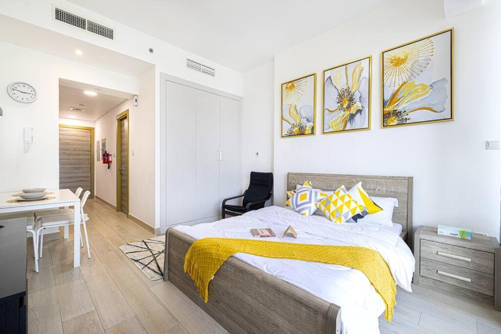 Superbly Well Equipped Pools View 10 Minutes To Marina! *